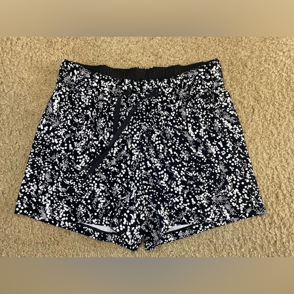 Lululemon On The Fly Short 2.5"
Chirasu Black - Picture 4 of 8